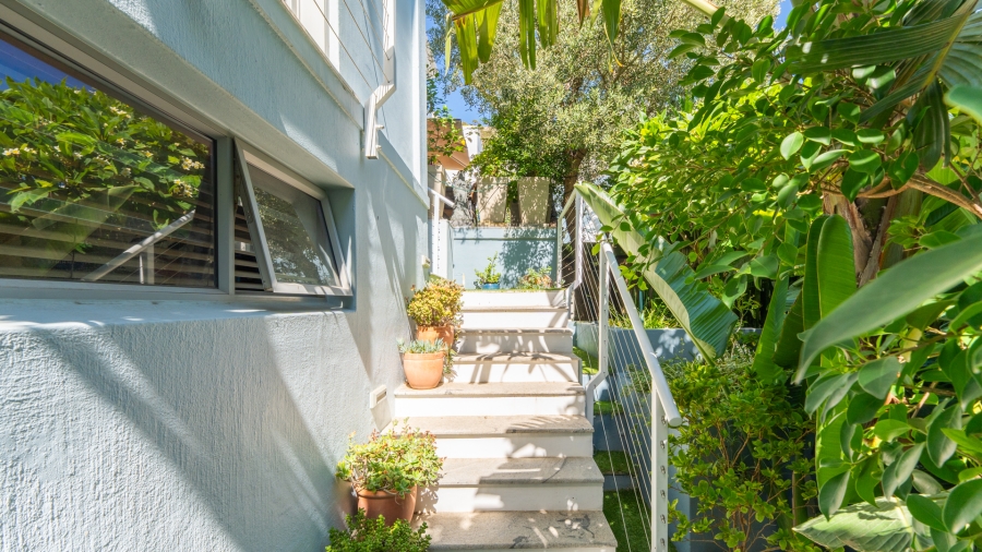 2 Bedroom Property for Sale in Green Point Western Cape
